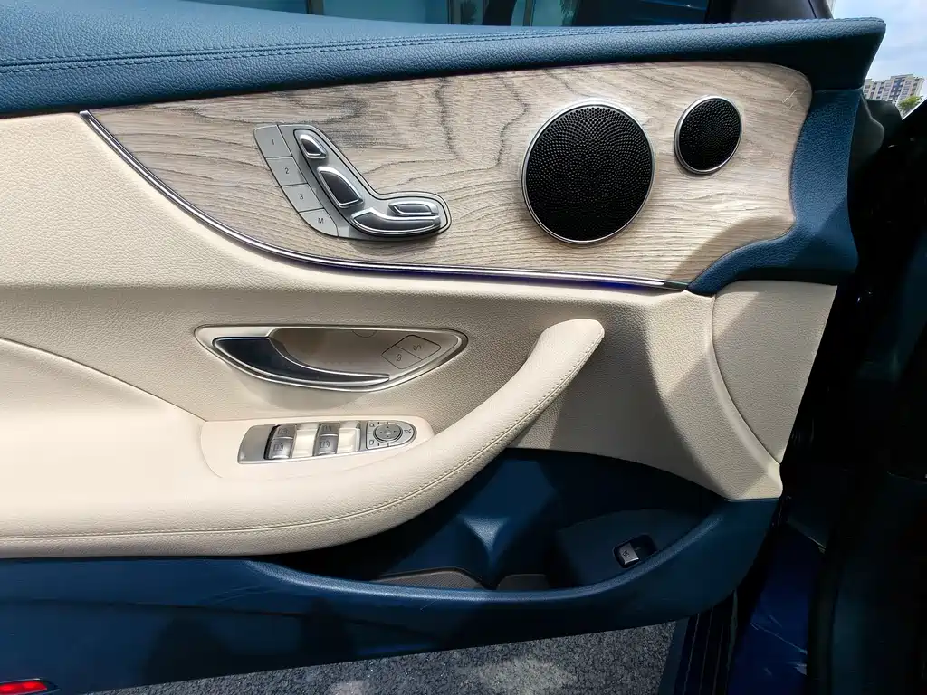 Mercedes-Benz E-Class 2023 — фото 10