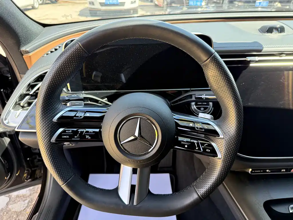 Mercedes-Benz E-Class 2024 — фото 8
