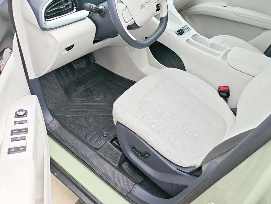 Geely Galaxy Starwish 2025 — фото 9