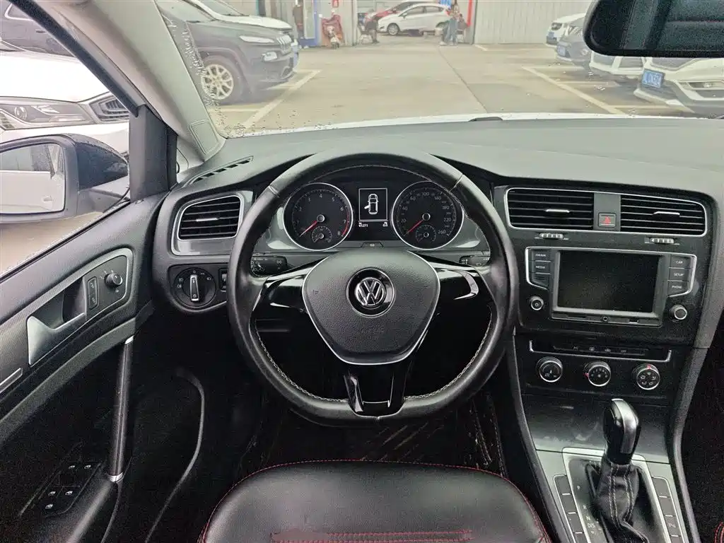 Volkswagen Golf 2017 — фото 11