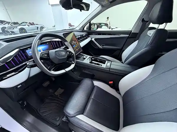 Geely Boyue L 2024