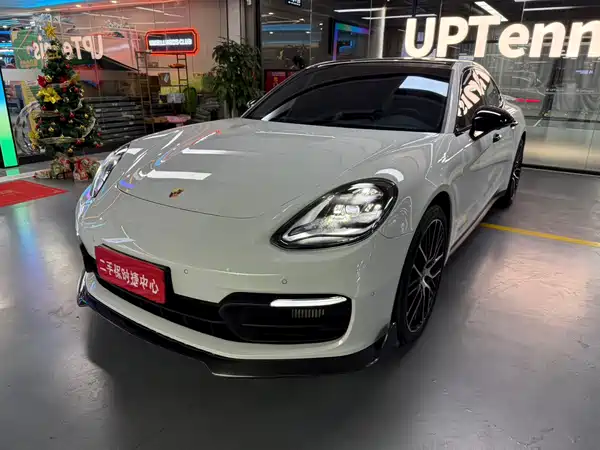 Porsche Panamera 2023