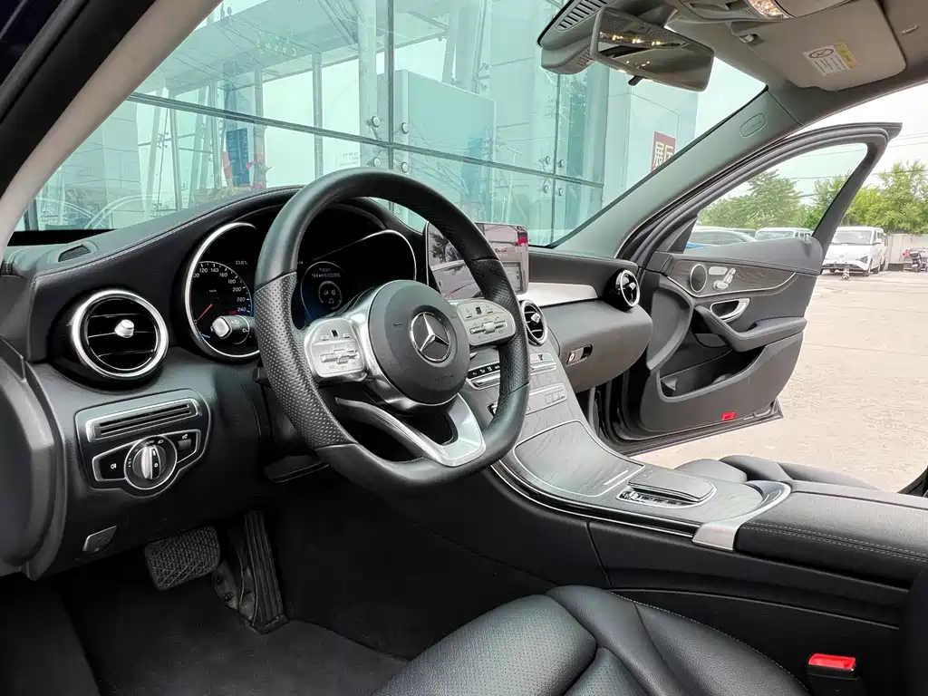 Mercedes-Benz C-Class 2019 — фото 10