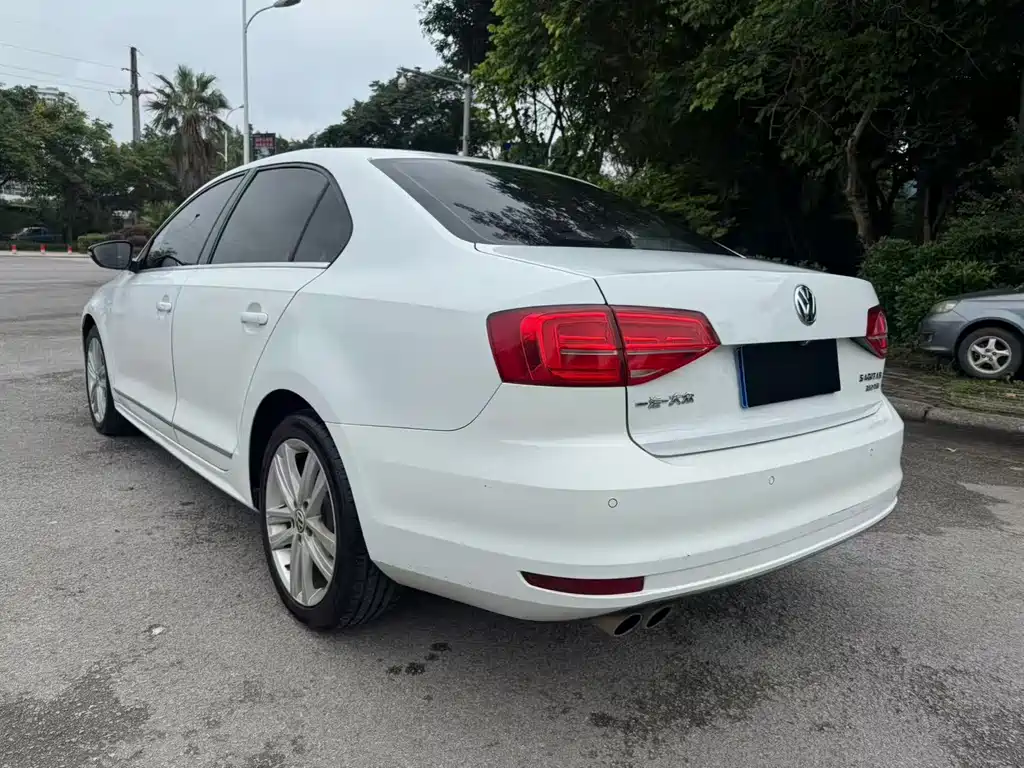 Volkswagen Sagitar 2017