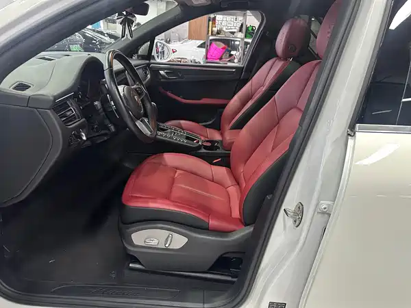 Porsche Macan 2021