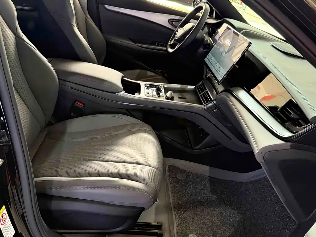 BYD Seal 07 DM-i 2025 — фото 7