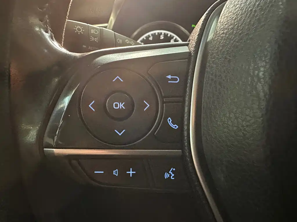 Toyota Camry 2018 — фото 13