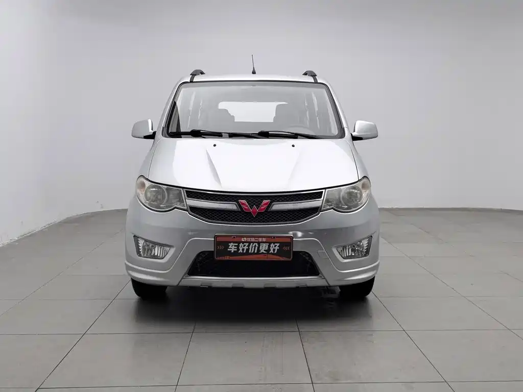 Wuling Hongguang 2015 — фото 3