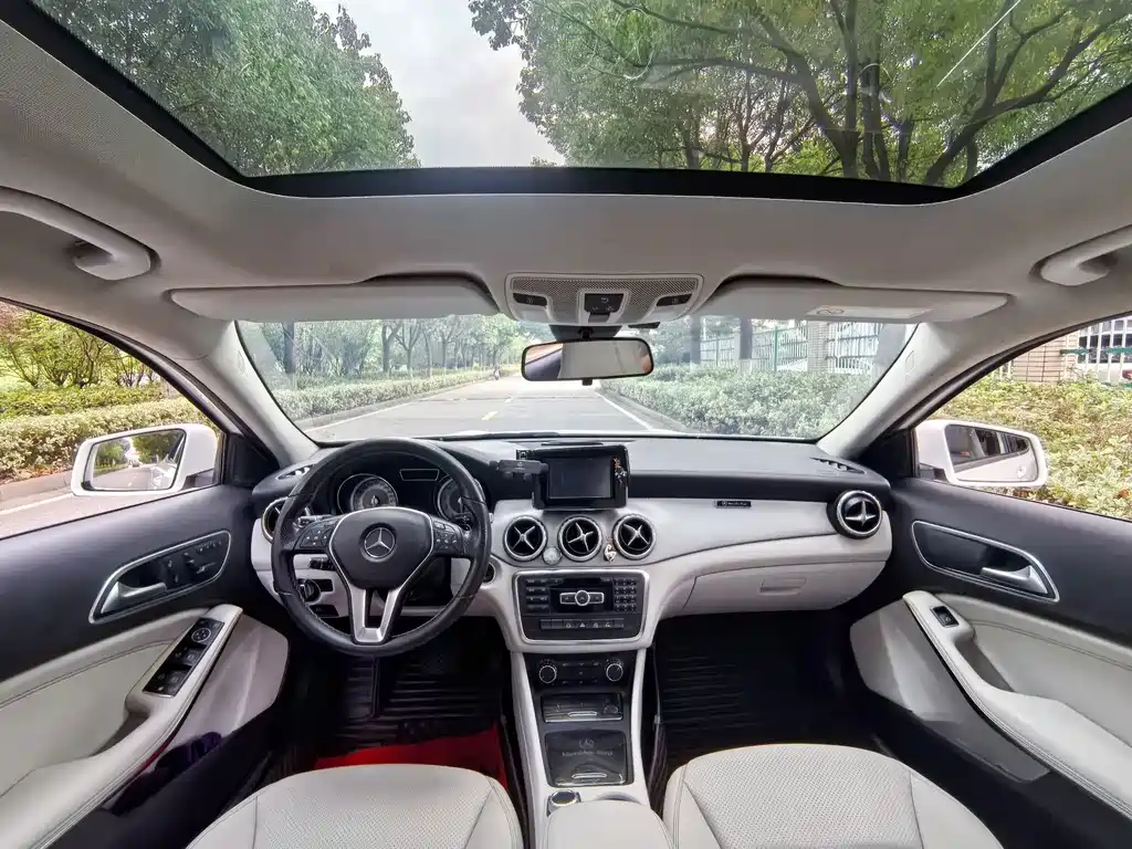 Mercedes-Benz GLA 2015