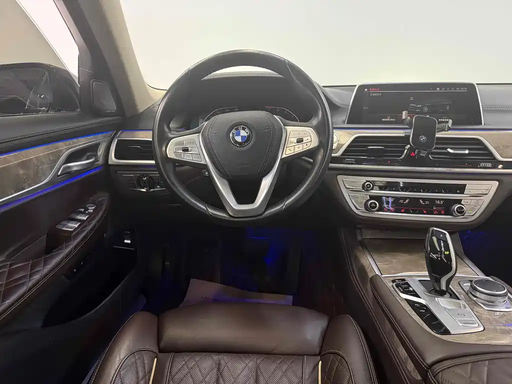 BMW 7 Series 2022 — фото 12