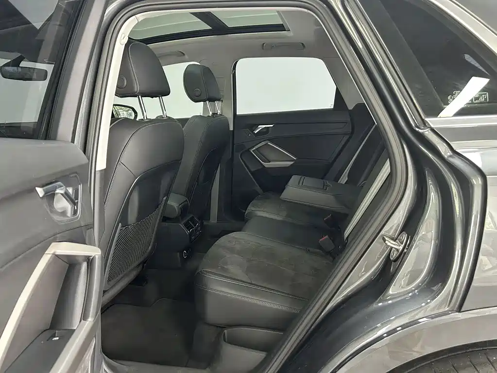Audi Q3 2023 — фото 11
