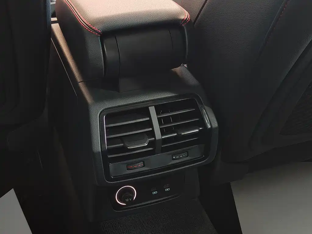 Audi Q3 2021 — фото 14