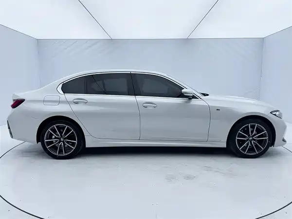 BMW 3 Series 2023