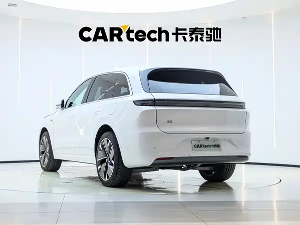 Li Auto L6 2025