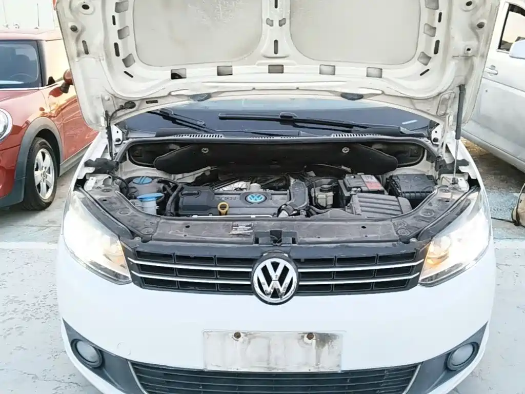Volkswagen Touran 2015 — фото 20