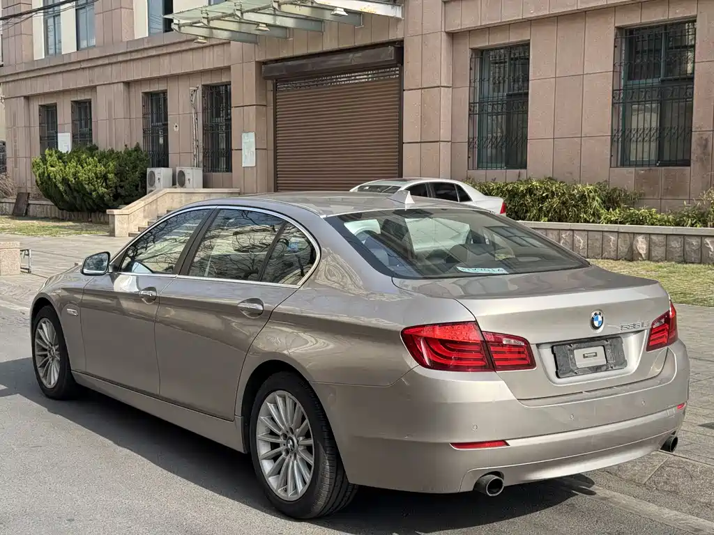 BMW 5 Series 2013 — фото 9