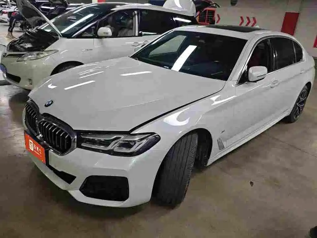 BMW 5 Series 2022 — фото 1
