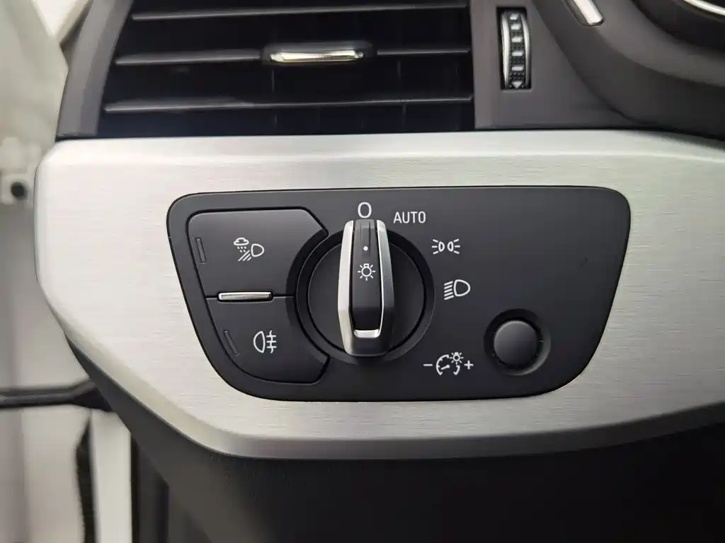 Audi A4L 2021 — фото 21