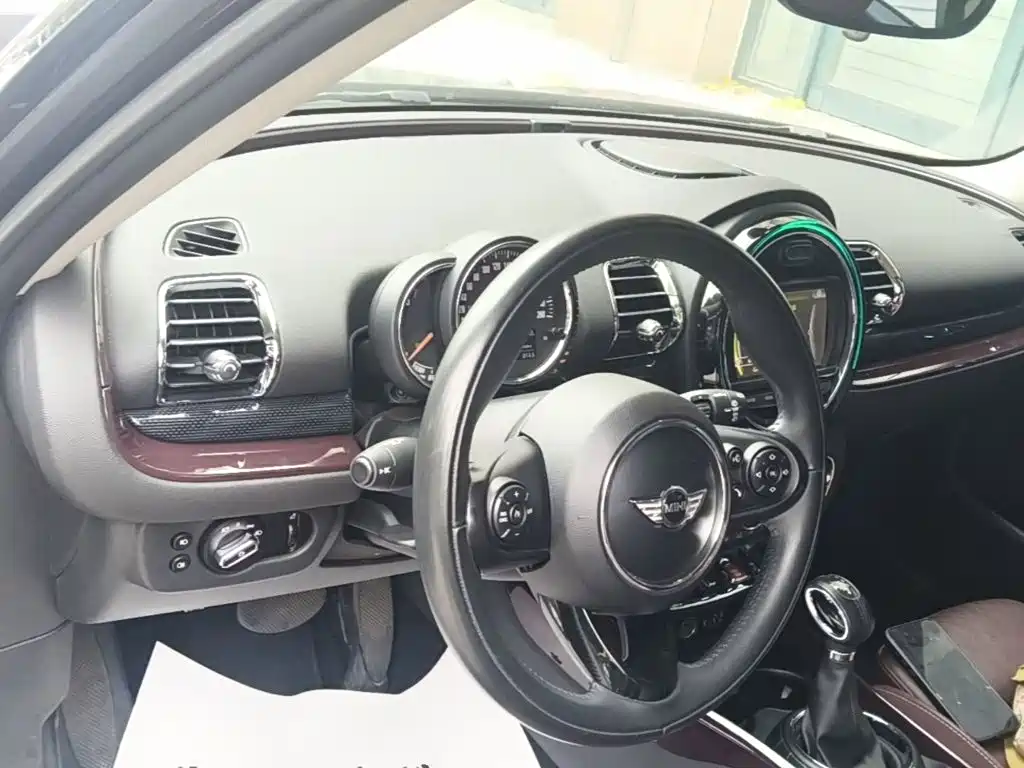 MINI Clubman 2016 — фото 10
