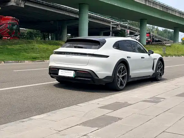 Porsche Taycan 2024