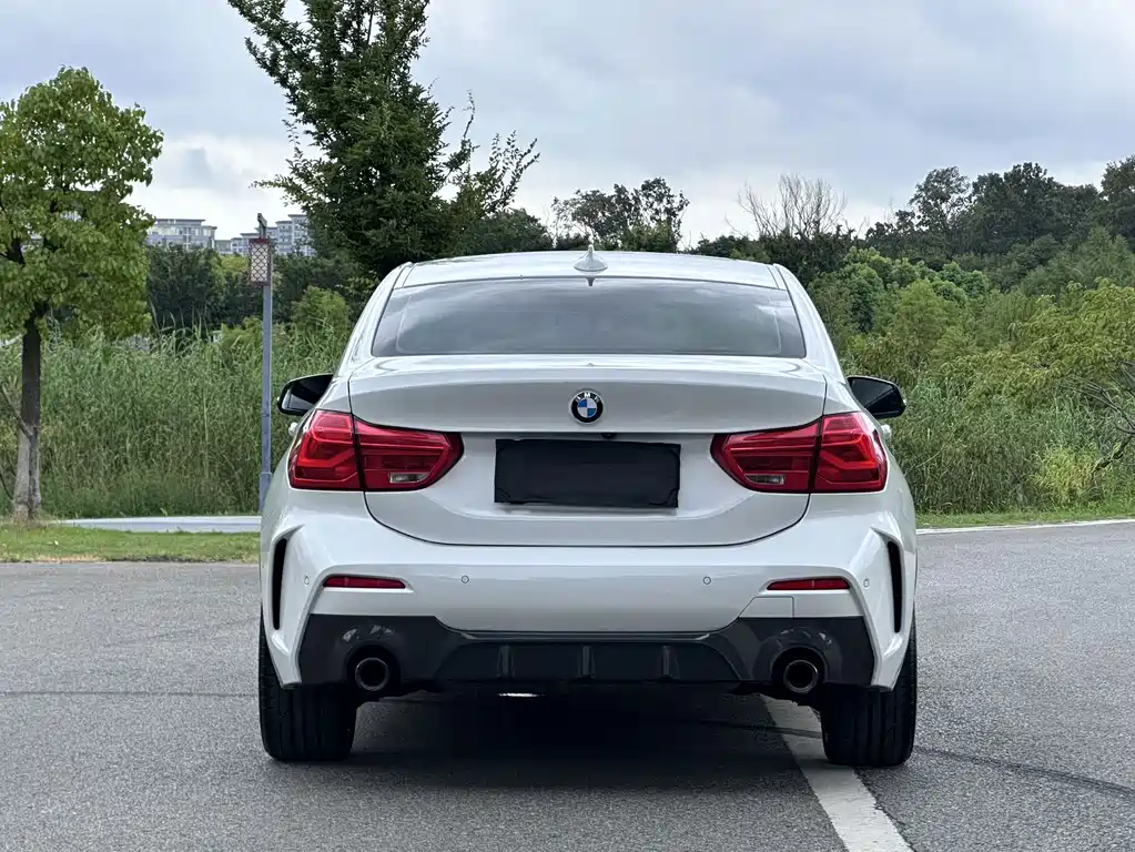 BMW 1 Series 2020 — фото 19