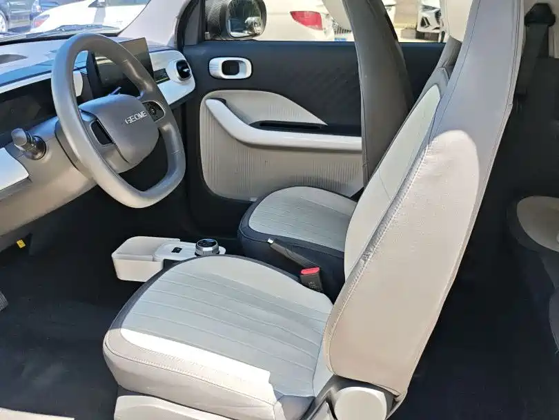 Geely Galaxy Panda 2025 — фото 8