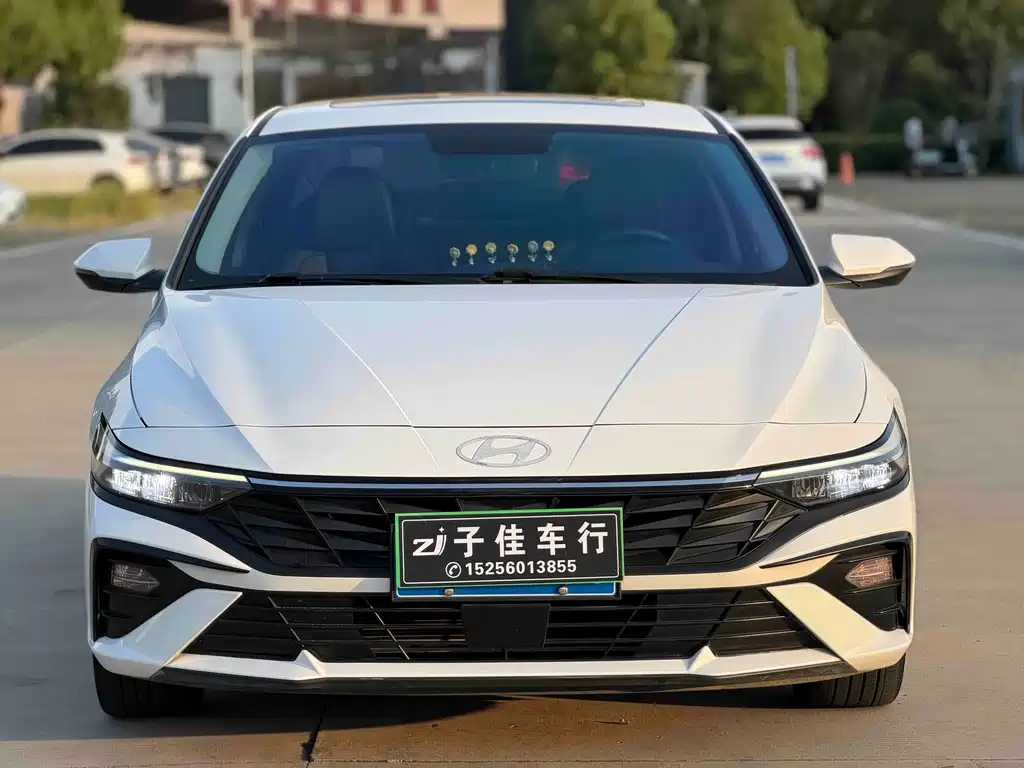 Hyundai Elantra 2024