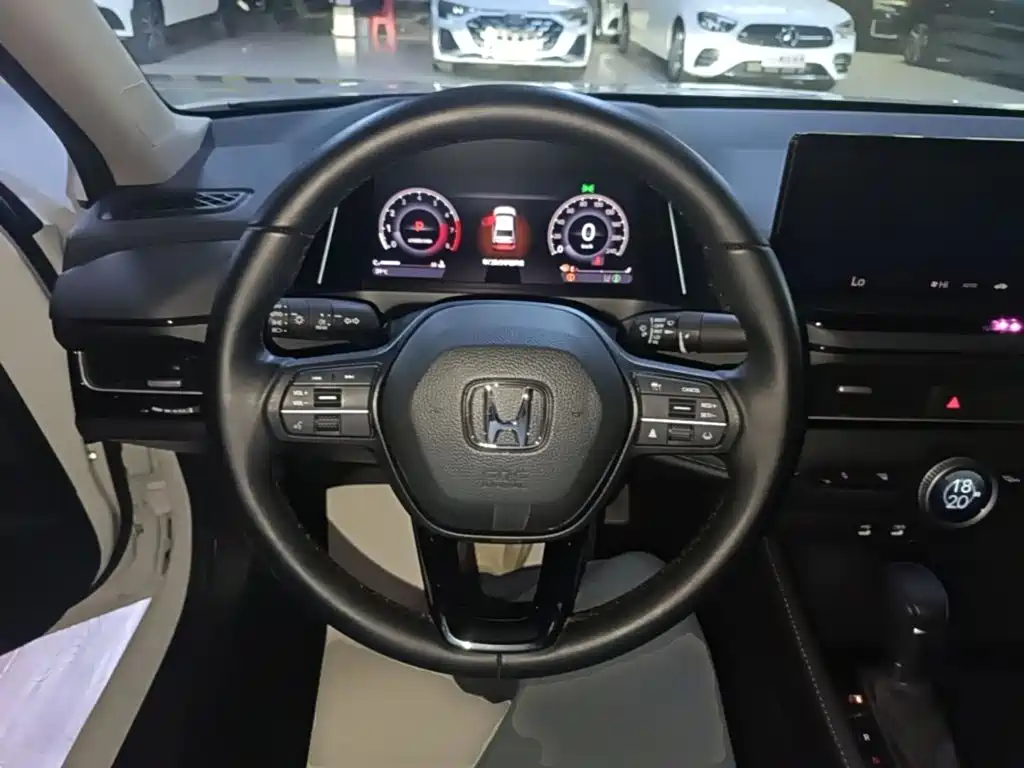 Honda Inspire 2023 — фото 11