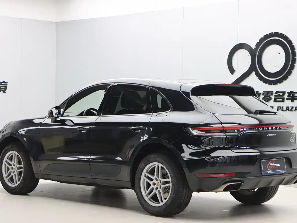 Porsche Macan 2019 — фото 22