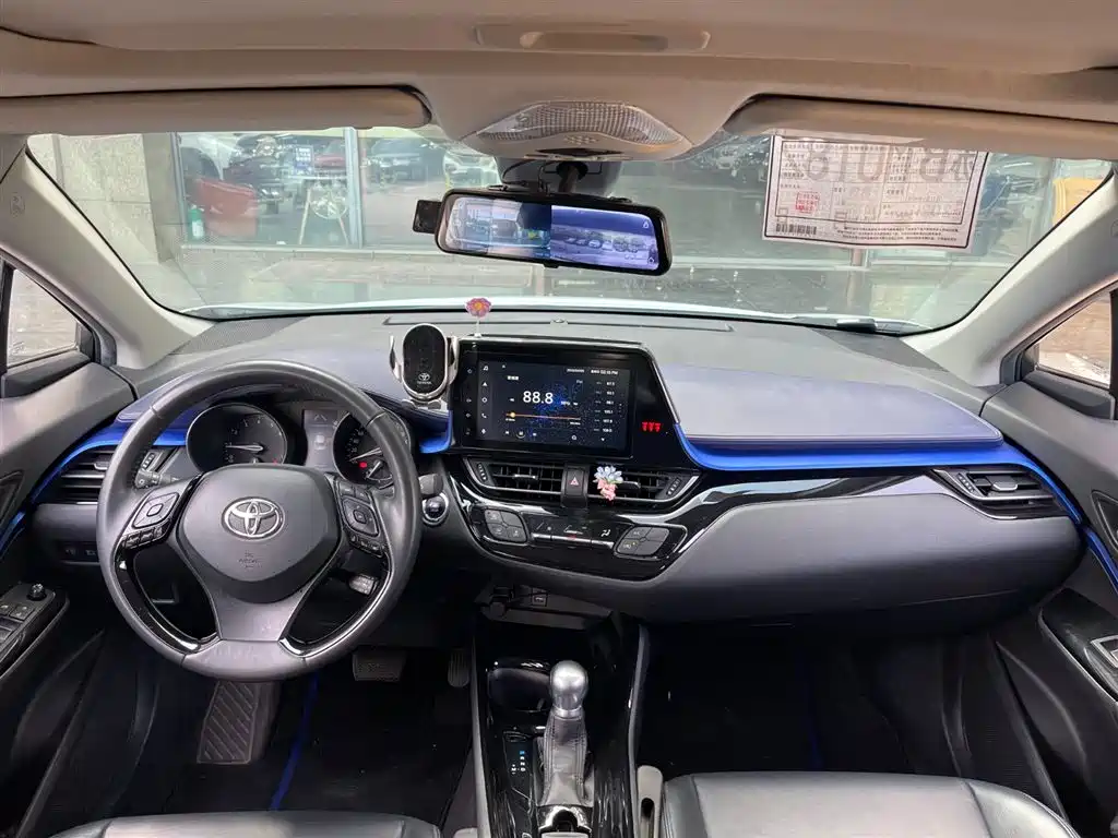 Toyota C-HR 2022 — фото 12