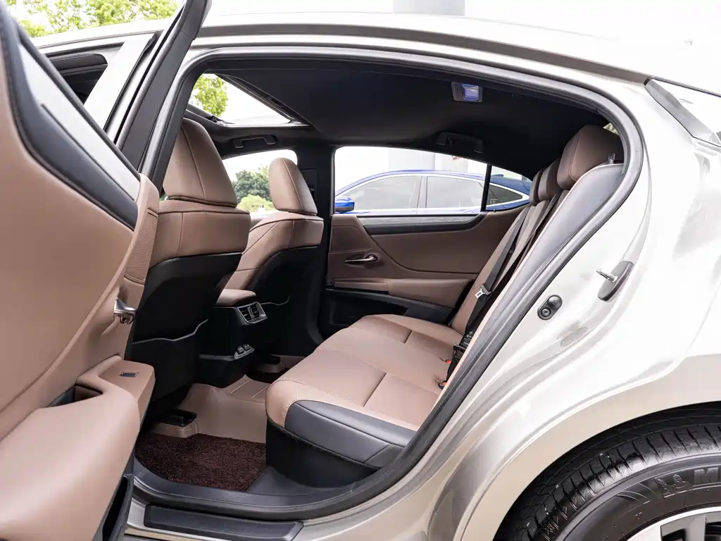 Lexus ES 2025 — фото 10