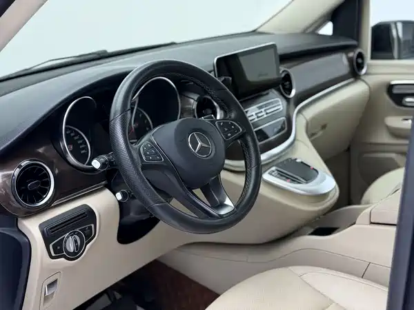 Mercedes-Benz V-Class 2021