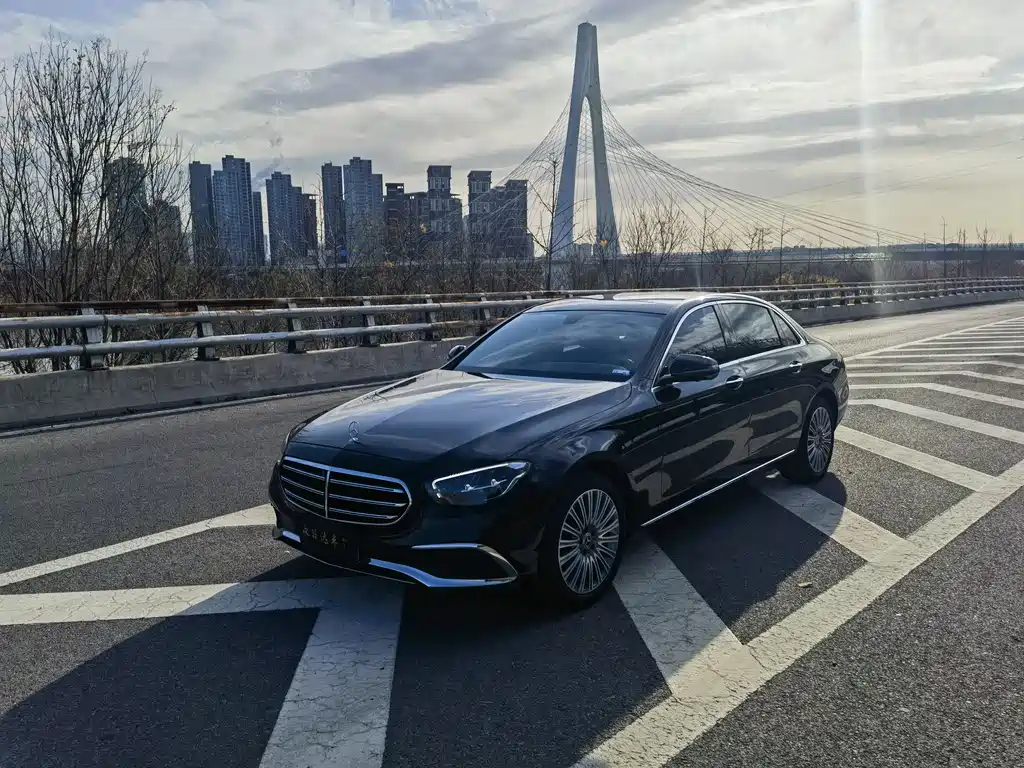 Mercedes-Benz E-Class 2022 — фото 1