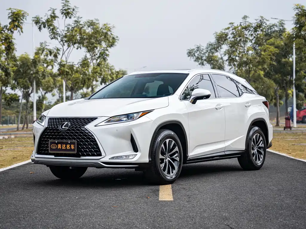 Lexus RX 2021 — фото 1