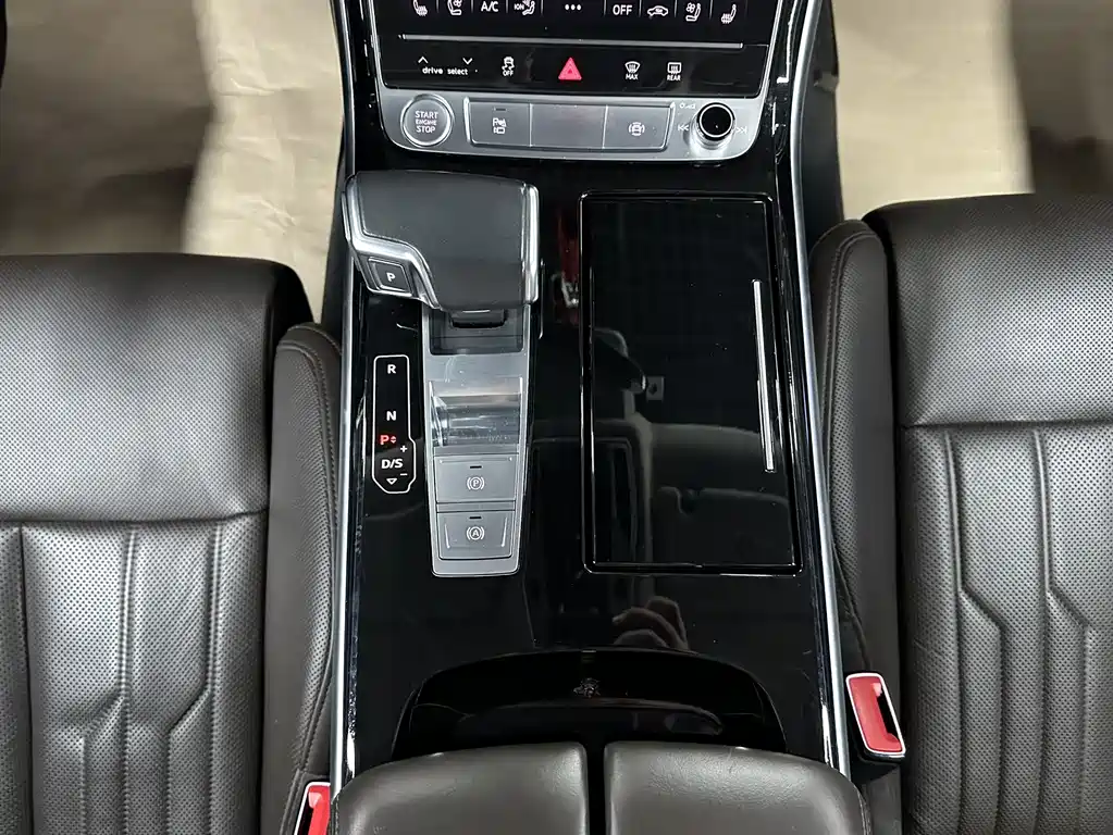 Audi A8 2020 — фото 14