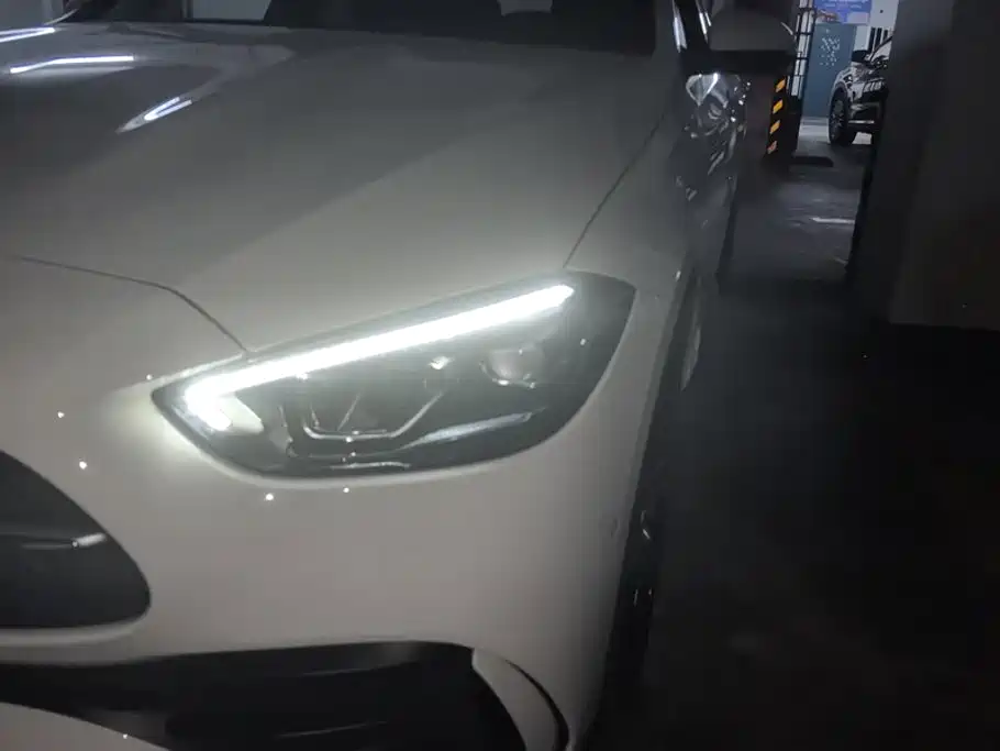 Mercedes-Benz C-Class 2024