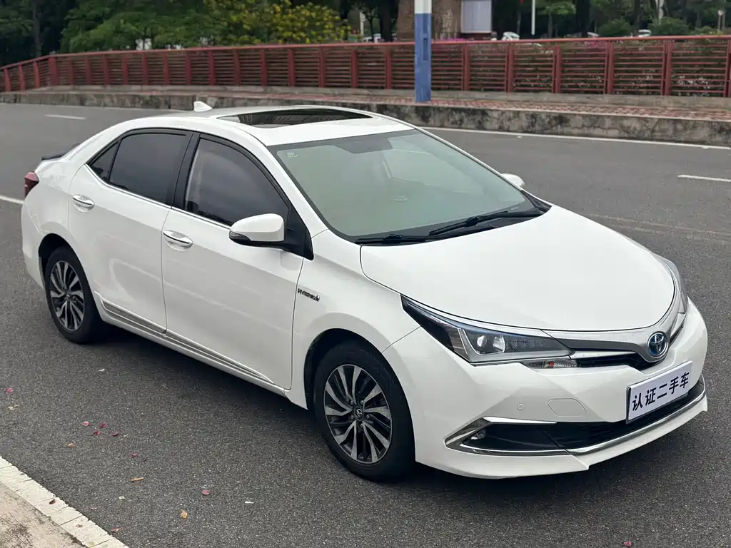 Toyota Corolla 2017 — фото 4