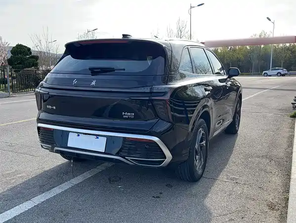 Hongqi HS3 2023