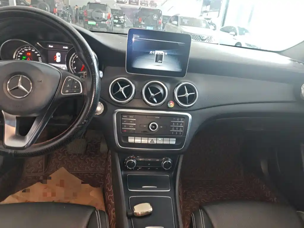 Mercedes-Benz GLA 2018 — фото 13