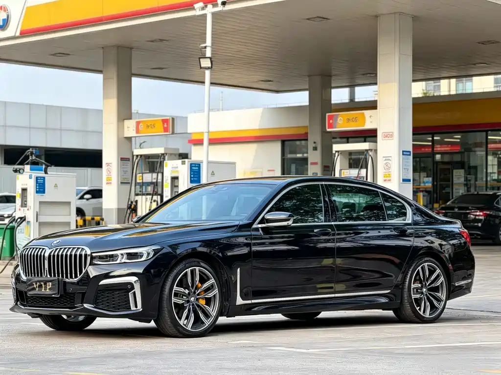 BMW 7 Series 2018 — фото 1