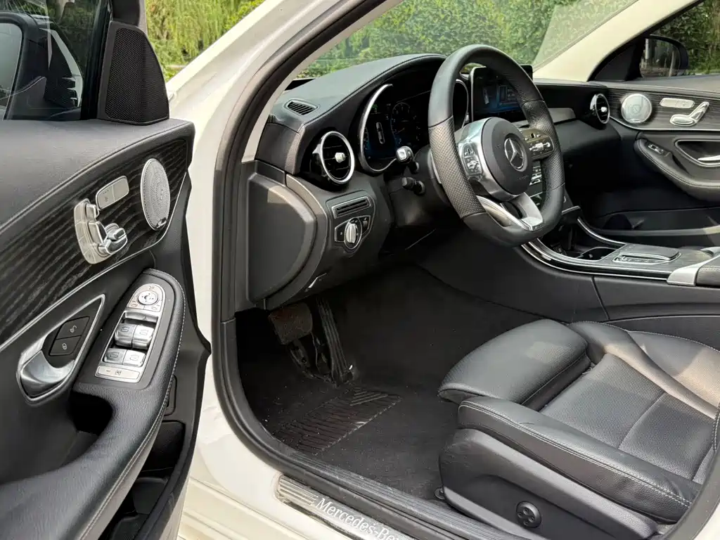 Mercedes-Benz C-Class 2021