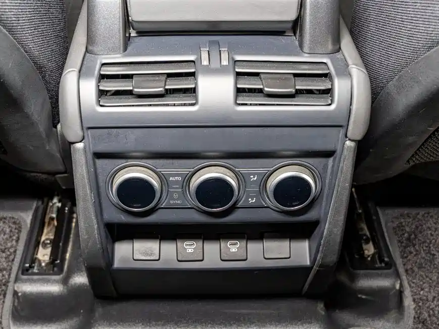 Land Rover Defender 2025 — фото 14
