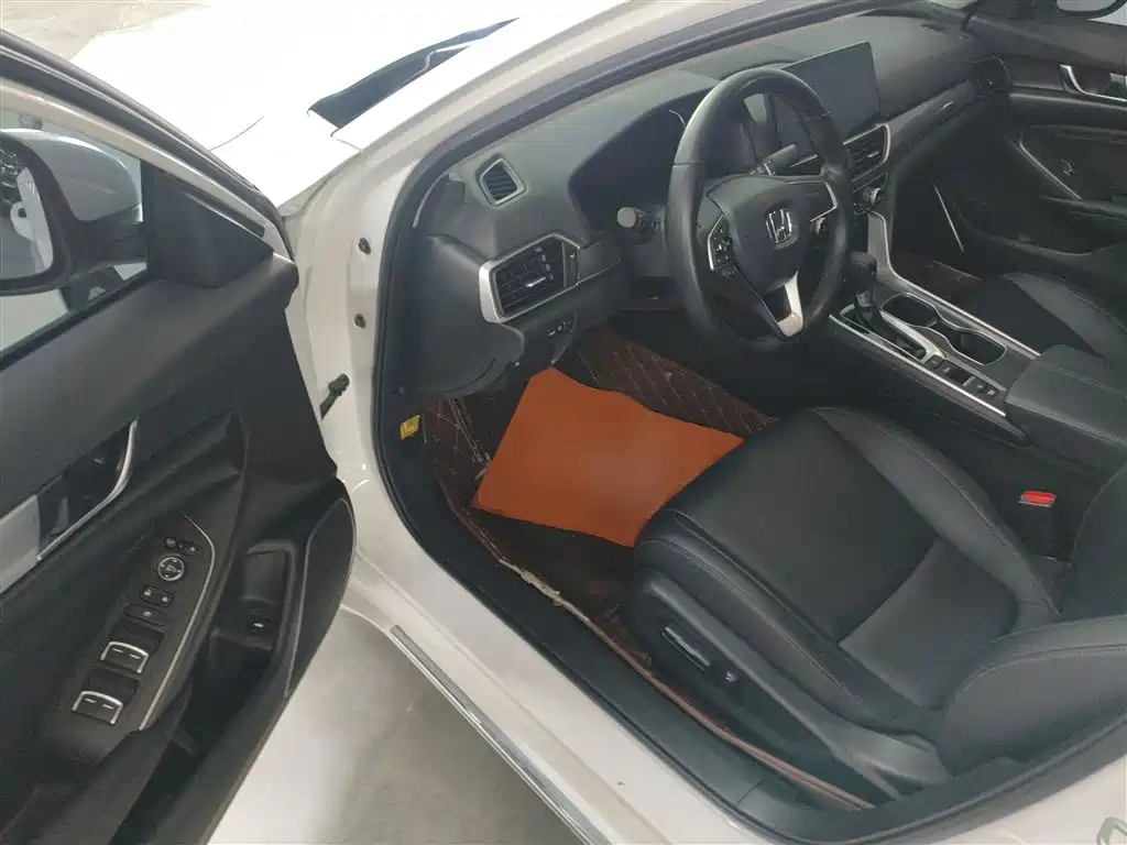 Honda Accord 2022 — фото 16