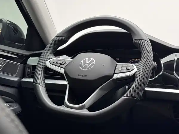 Volkswagen Passat 2025