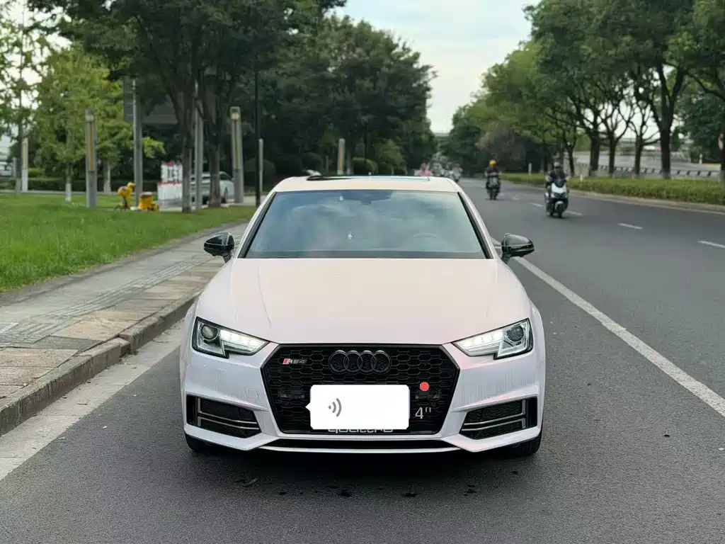 Audi A4L 2019