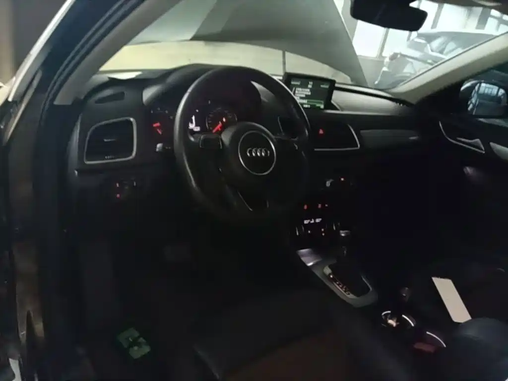 Audi Q3 2017 — фото 10