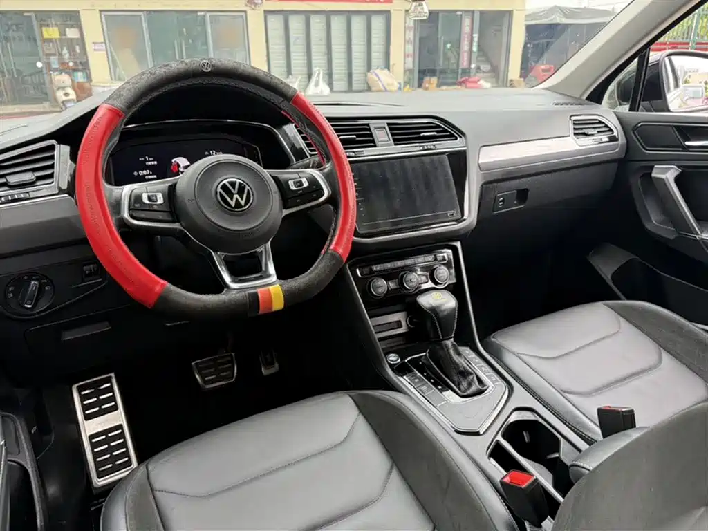 Volkswagen Tiguan L 2020 — фото 17