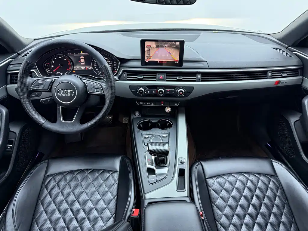 Audi A4L 2018