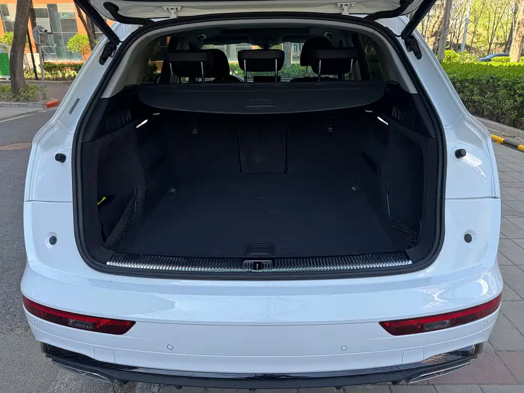 Audi Q5L 2022 — фото 23