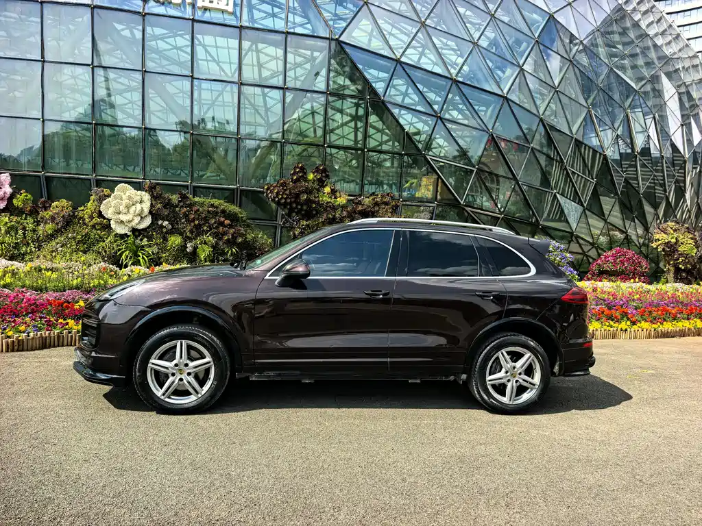 Porsche Cayenne 2015 — фото 3